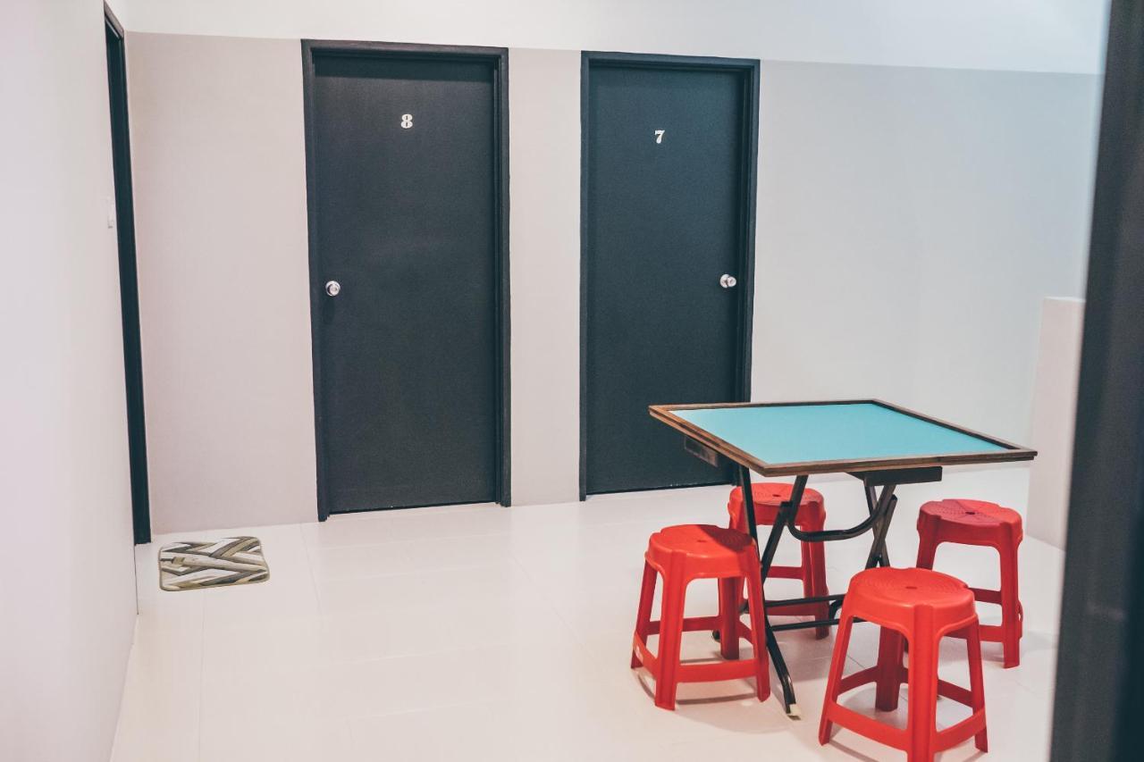 J Residence Banting  Eksteriør billede